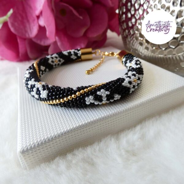 ETOILES DES NEIGES || Bracelet Crocheté Fait Main en Acier Inoxydable et Perles “Miyuki” – Noir & Doré