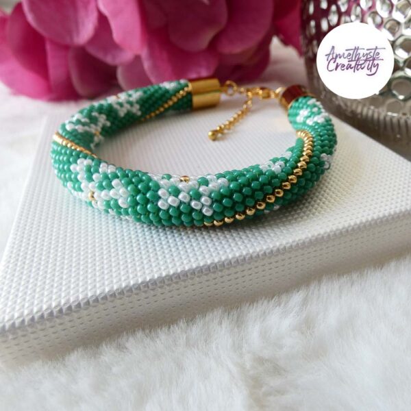 ETOILES DES NEIGES || Bracelet Crocheté Fait Main En Acier Inoxydable Et Perles “Miyuki” – Vert & Doré