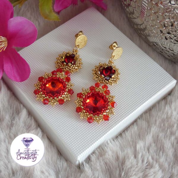 Collection “Queen” : Boucles d’oreilles Tissées avec des Perles “Miyuki”, Perles Toupies en “Verre” et Rivolis en “Cristal”