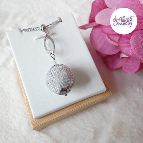 SHALORA || Pendentif Fait Main Crocheté Boule De 20 Mm En Perles “Miyuki” – Gris