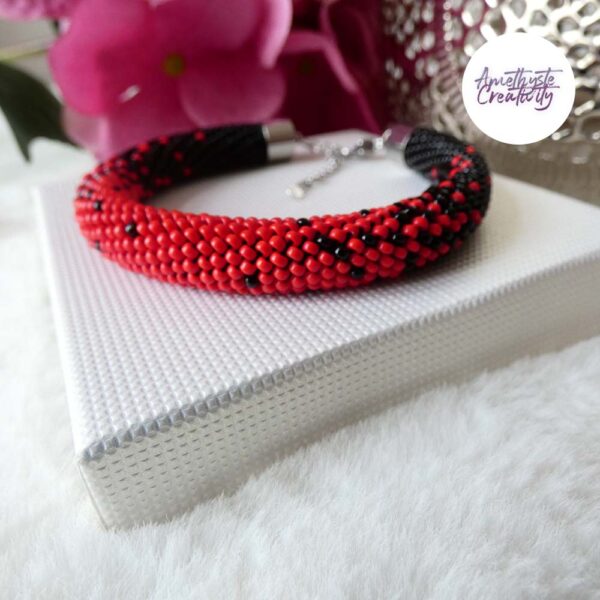 LES DEGRADES || Bracelet Crocheté Fait Main en Acier Inoxydable et Perles “Miyuki” – Noir & Rouge