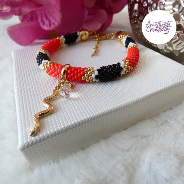 SNAKY || Bracelet Crocheté en Spirales avec Perles “Miyuki” – Rouge
