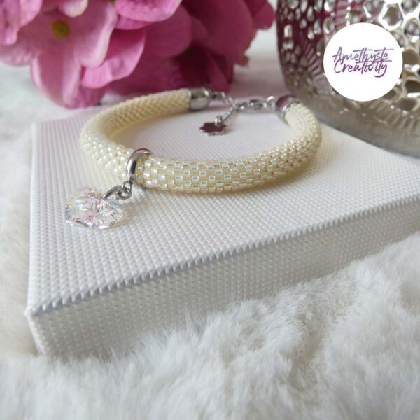LOVELLA || Bracelet Fin Crocheté Acier Inoxydable en Spirales avec Perles “Miyuki” – Creme