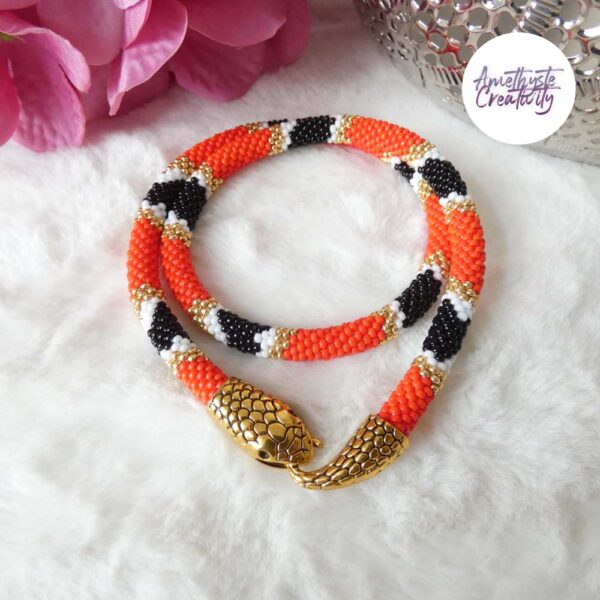 SNAKY || Collier Ras de Cou Crocheté Acier Inoxydable en Spirales avec Perles “Miyuki” – Rouge