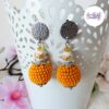 TELIA || Boucles d’oreilles crochetées boules de 17 mm en perles “miyuki” et en acier inoxydable