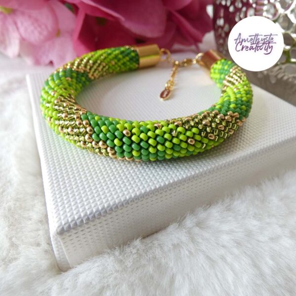 Bracelet Crocheté Fait Main en Acier Inoxydable et Perles “Miyuki” – Vert & Doré