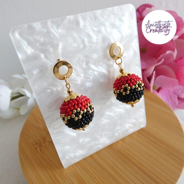 LYSEA || Boucles d'oreilles Crochetées Fait Main en Acier Inoxydable et Perles “Miyuki” - Noir & Rouge