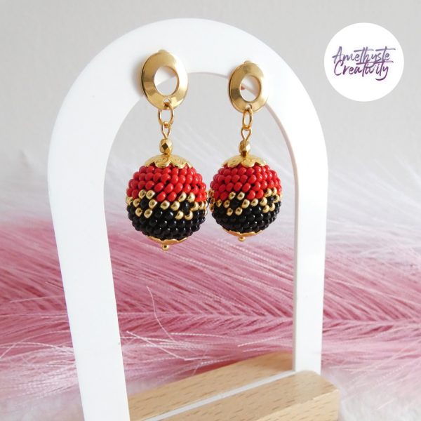 LYSEA || Boucles d'oreilles Crochetées Fait Main en Acier Inoxydable et Perles “Miyuki” - Noir & Rouge