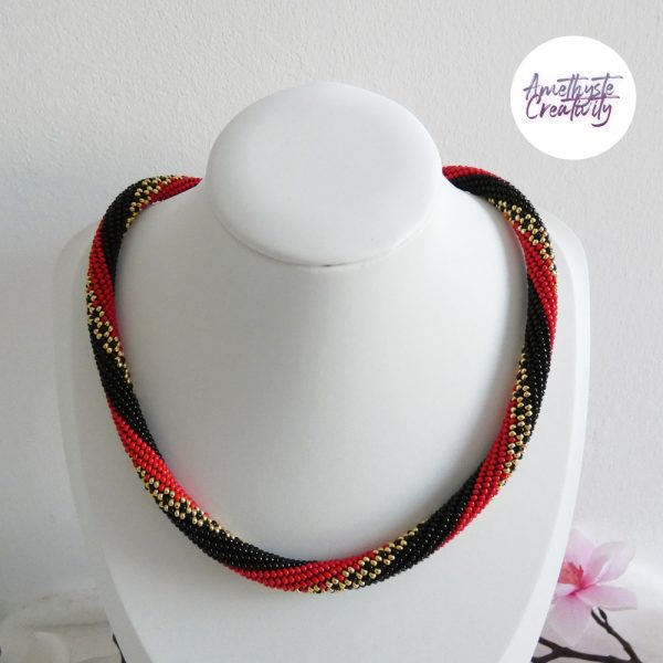 LYSEA || Colliier Crocheté Fait Main en Acier Inoxydable et Perles “Miyuki” - Noir & Rouge