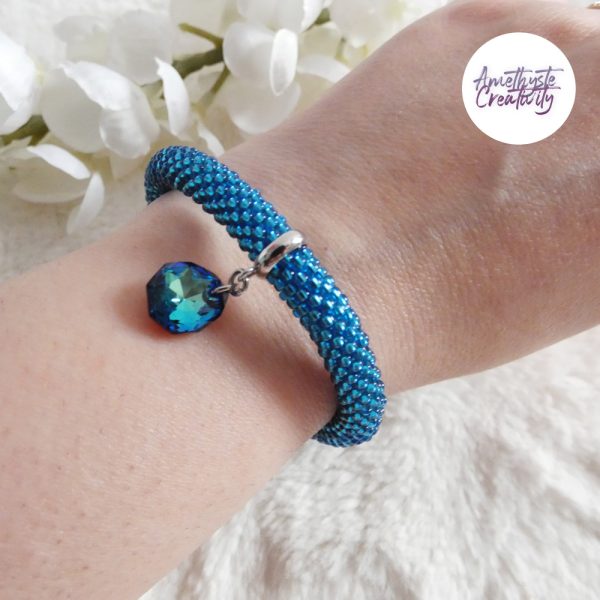 SAPHYRA || Bracelet Fin avec Breloque Fait Main Crocheté En Perles “Miyuki” - Bleu Saphir