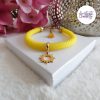 SUNNY || Bracelet Fin avec Breloque Fait Main Crocheté En Perles “Miyuki” - Jaune Mat