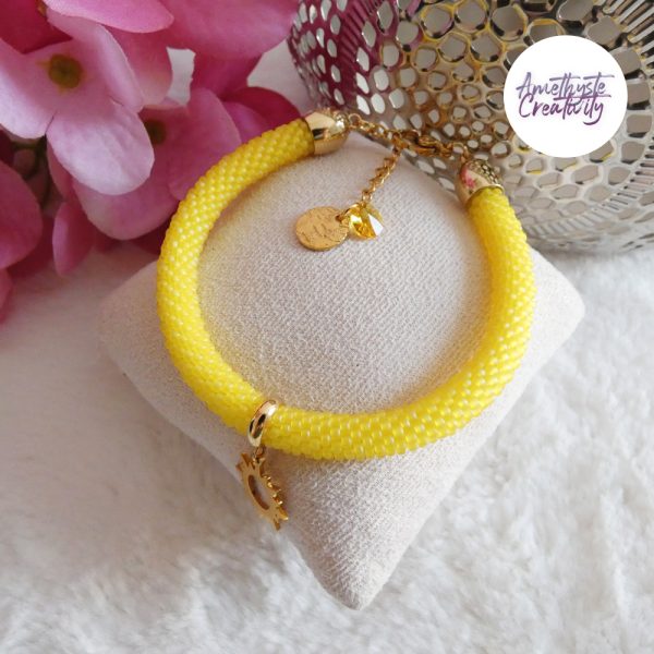 SUNNY || Bracelet Fin avec Breloque Fait Main Crocheté En Perles “Miyuki” - Jaune Mat