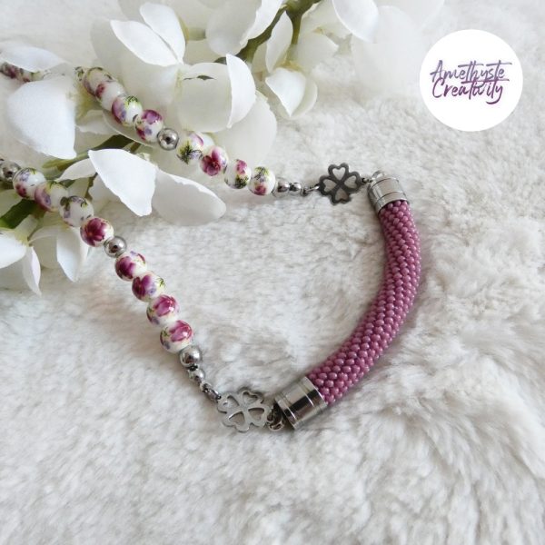 TELIA || Collier en Perles Céramiques avec pendentif Crocheté Fait Main en Perles « Miyuki » – Violet Parme