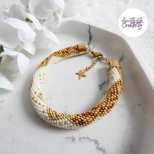 CHIC & ELEGANCE || Bracelet Crocheté Fait Main En Acier Inoxydable Et Perles “Miyuki” – Doré, Creme & Mix Golden Sun