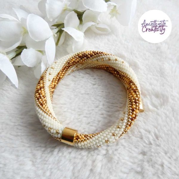 MINIMAL CHIC || Bracelet Mémoire Sans Fermoir Crocheté Fait Main en Perles « Miyuki » – Creme & MixGolden sun