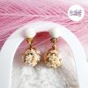 SYRA || Boucles d’oreilles Crochetées Boules de 17 mm en Perles “Miyuki” et Acier Inoxydable – Beige (VERSION OREILLES NON PERCEES)